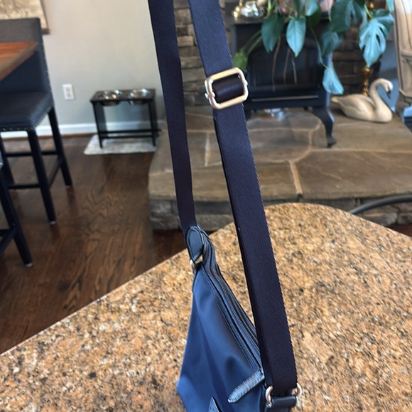 Radley London Pocket Essentials Medium Crossbody. Multi pocket. Navy Blue - Picture 9 of 10